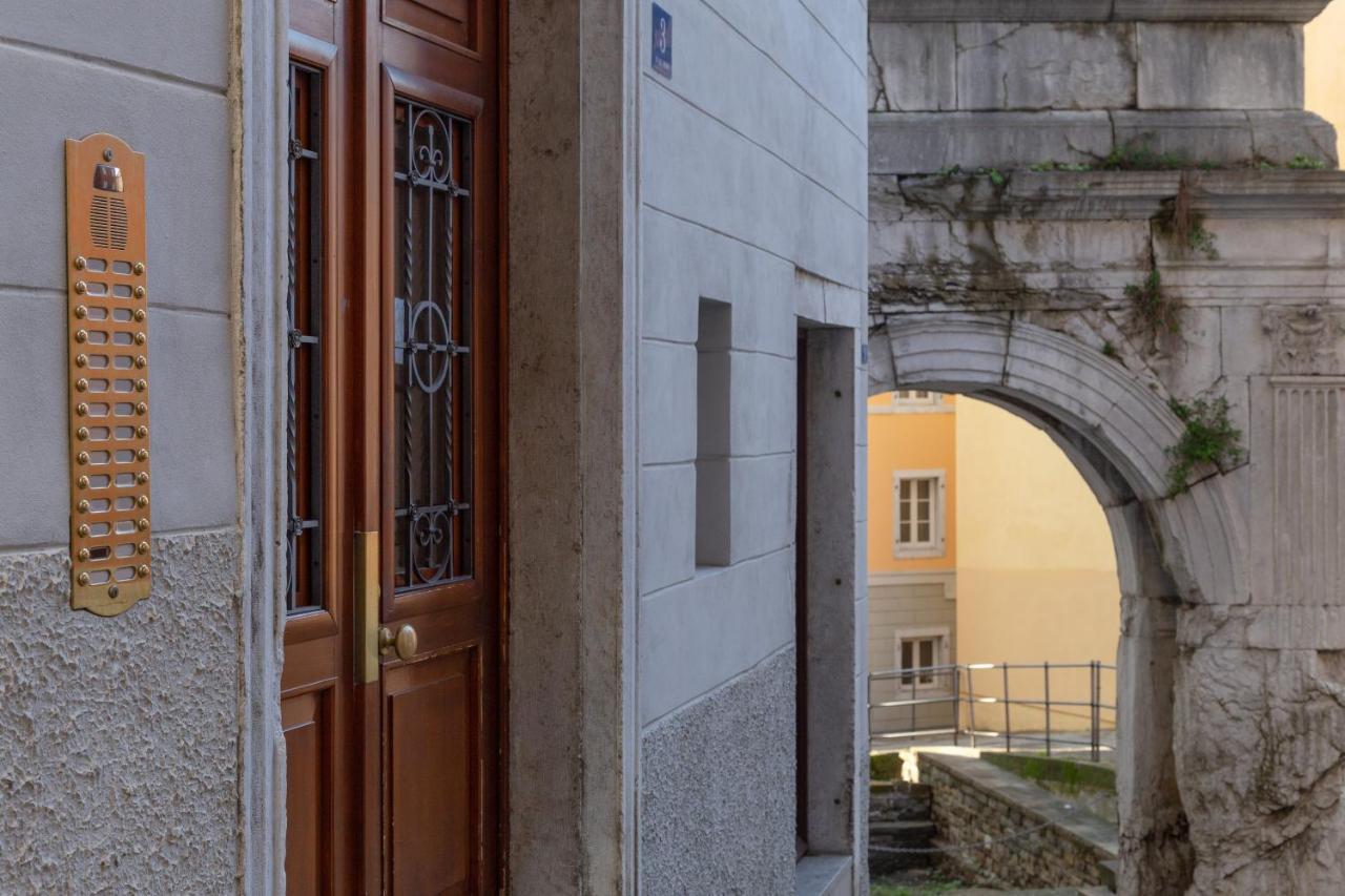 Casa Vacanze Penelope In Centro Storico Trieste Exterior photo